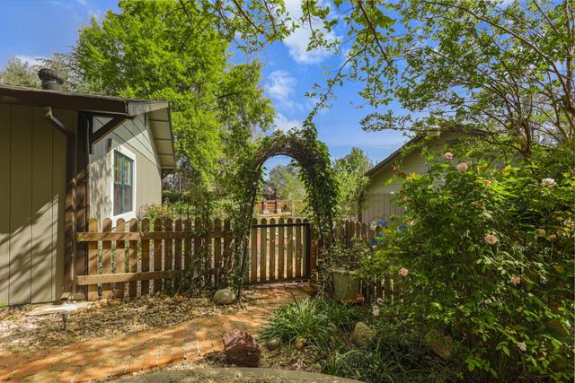 4550 Placer Road, Redding, CA 96001