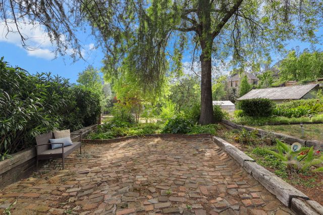 4550 Placer Road, Redding, CA 96001