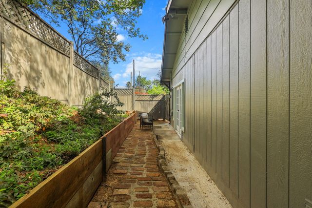 4550 Placer Road, Redding, CA 96001