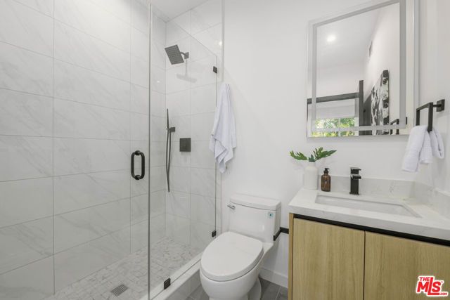 5851 Westside Crossing Lane, Los Angeles, CA 90034