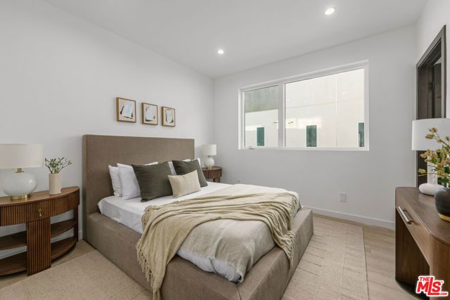 5851 Westside Crossing Lane, Los Angeles, CA 90034