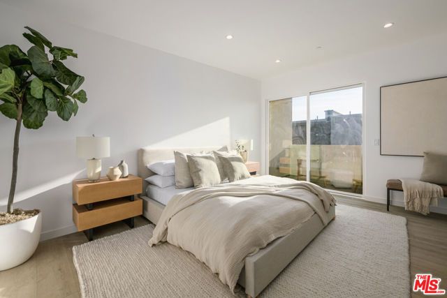 5851 Westside Crossing Lane, Los Angeles, CA 90034