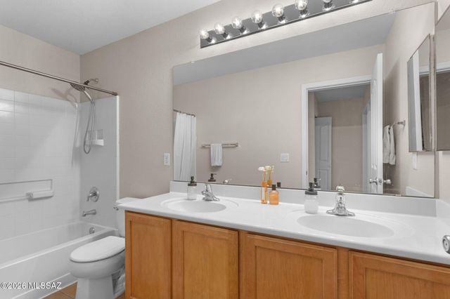 568 W Chatfield Street, Vail, AZ 85641