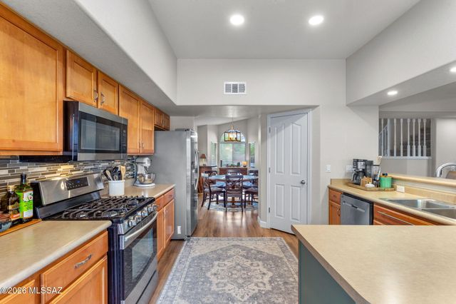 568 W Chatfield Street, Vail, AZ 85641