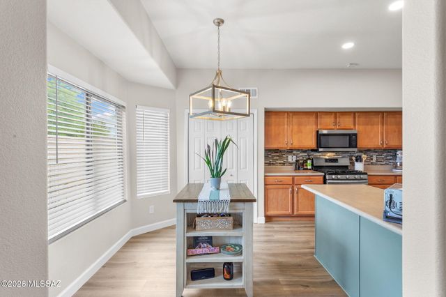 568 W Chatfield Street, Vail, AZ 85641