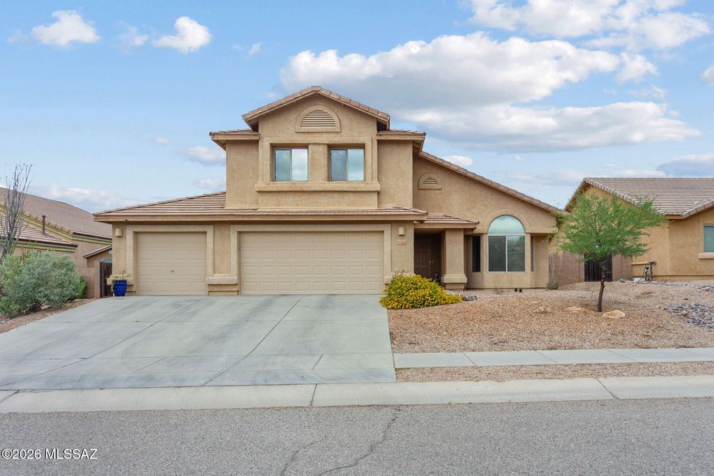 568 W Chatfield Street, Vail, AZ 85641