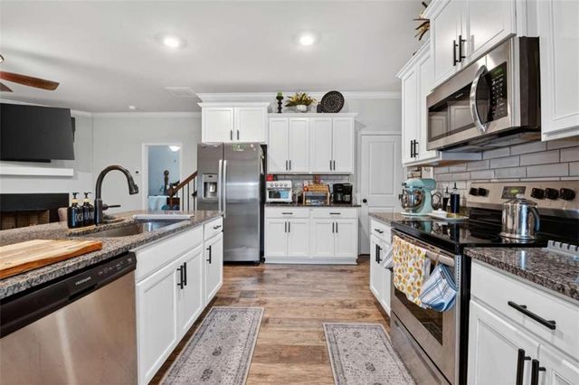 824 Winscape Lane, Cornelia, GA 30531
