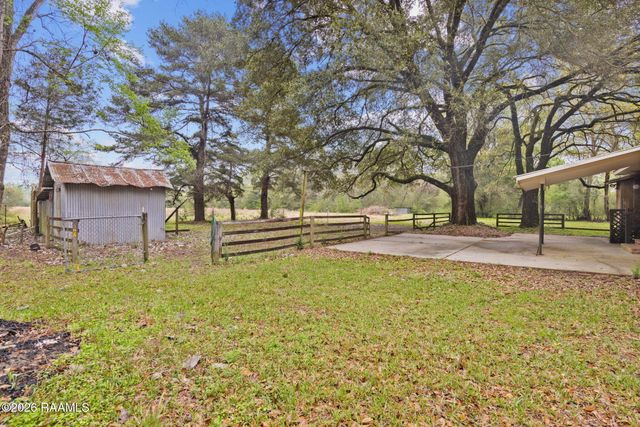 2403 W Schambers Street, Basile, LA 70515