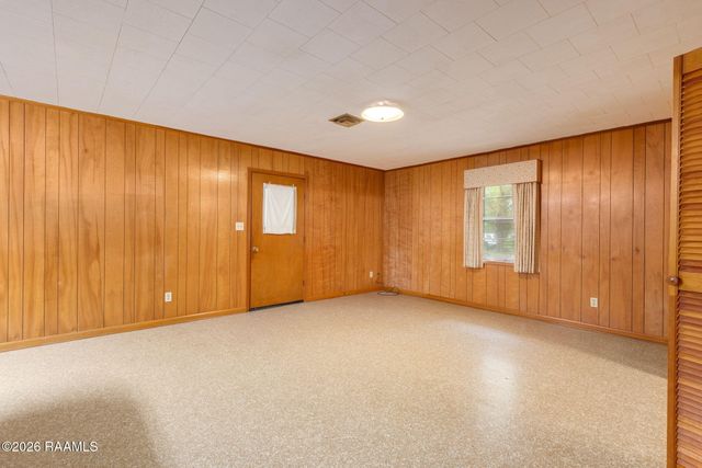 2403 W Schambers Street, Basile, LA 70515