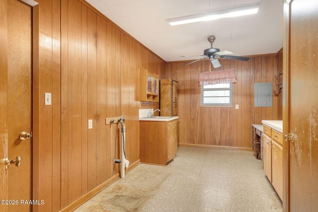 2403 W Schambers Street, Basile, LA 70515