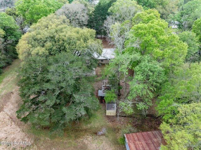 2403 W Schambers Street, Basile, LA 70515