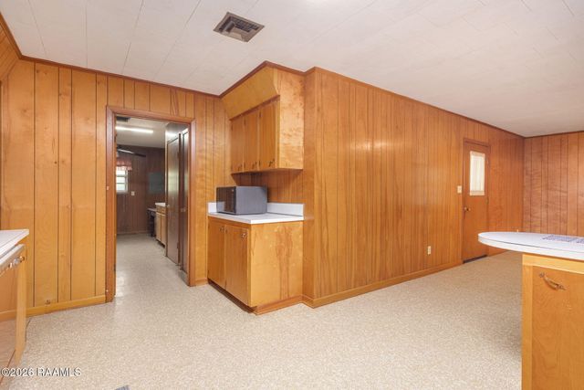 2403 W Schambers Street, Basile, LA 70515