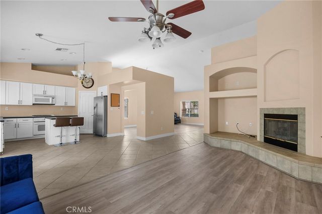 2104 W Avenue J6, Lancaster, CA 93536