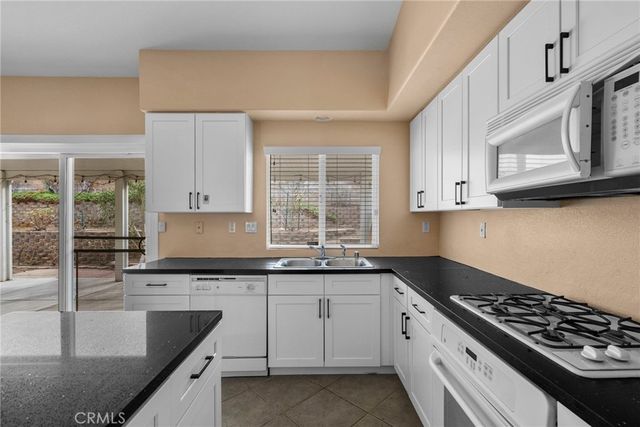 2104 W Avenue J6, Lancaster, CA 93536