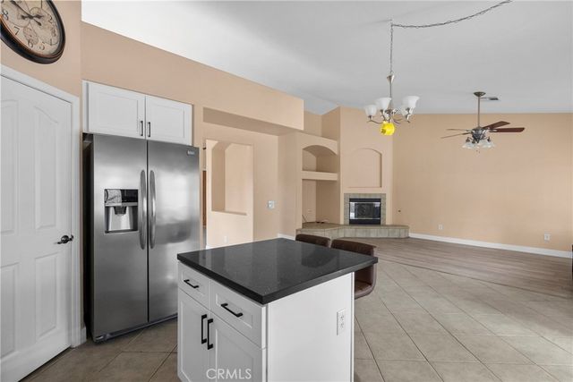 2104 W Avenue J6, Lancaster, CA 93536