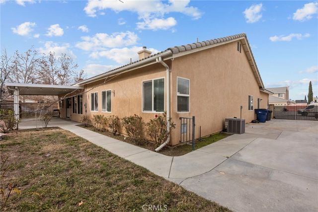 2104 W Avenue J6, Lancaster, CA 93536