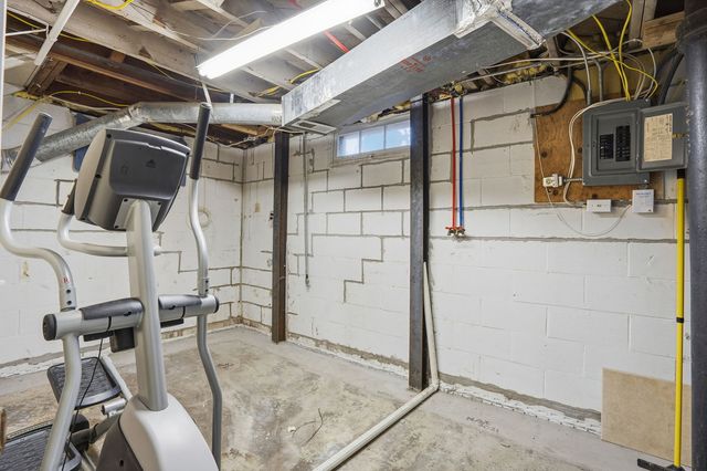 2316 Pacific Street, Davenport, IA 52804