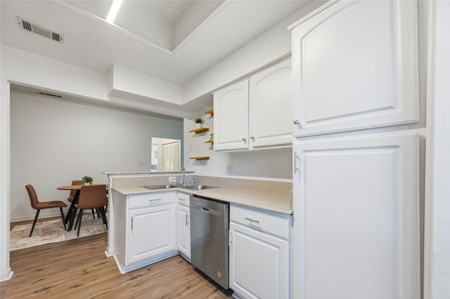 8600 Coppertowne Lane 2004, Dallas, TX 75243