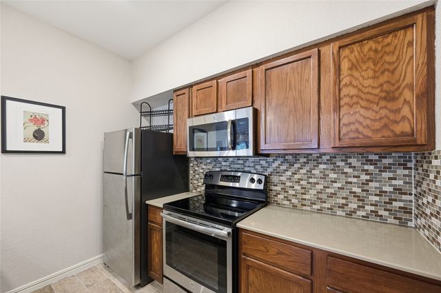 8600 Coppertowne Lane 2004, Dallas, TX 75243