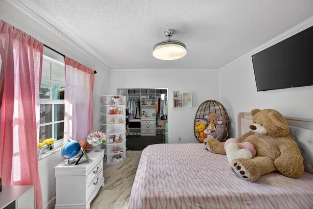 1020 Avon Road, West Palm Beach, FL 33401