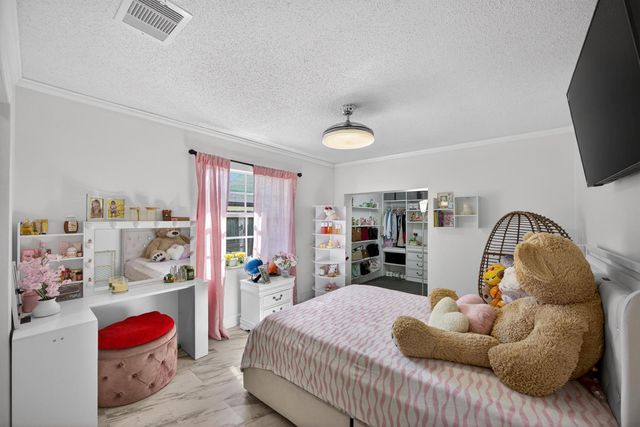 1020 Avon Road, West Palm Beach, FL 33401