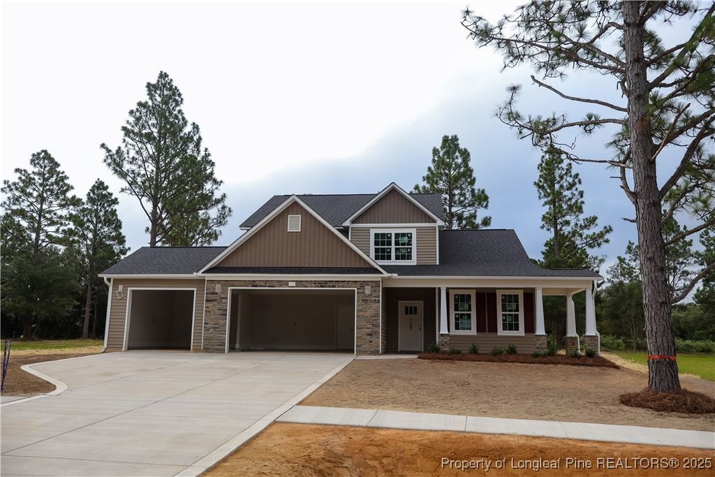 812 Winds Way, Aberdeen, NC 28315