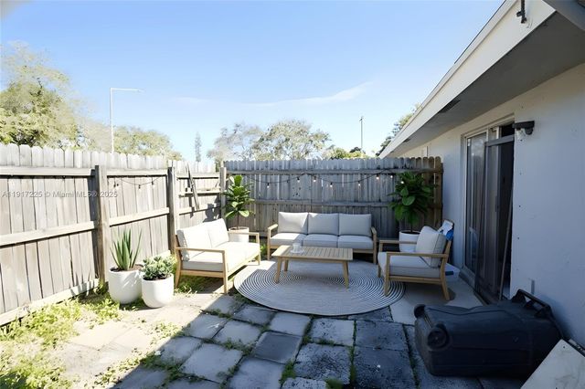 7131 Tam Oshanter Blvd, North Lauderdale, FL 33068