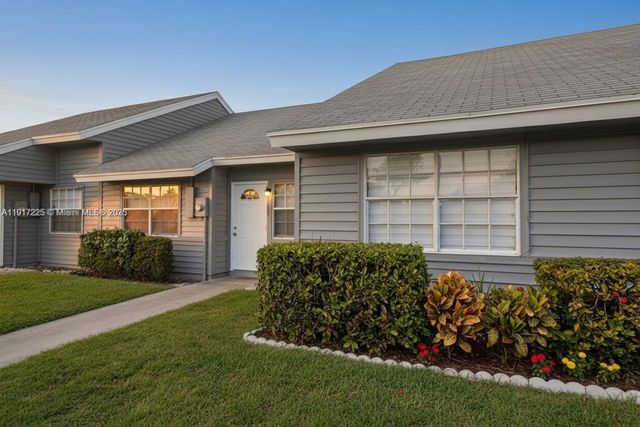 7131 Tam Oshanter Blvd, North Lauderdale, FL 33068