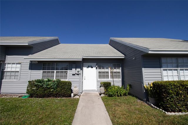 7131 Tam Oshanter Blvd, North Lauderdale, FL 33068