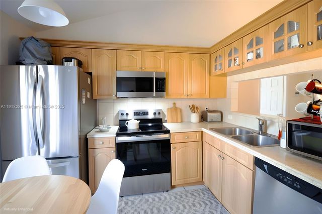 7131 Tam Oshanter Blvd, North Lauderdale, FL 33068