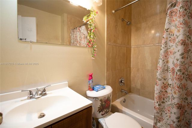 7131 Tam Oshanter Blvd, North Lauderdale, FL 33068