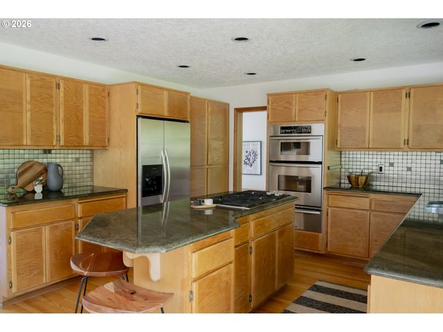 1314 STONEHAVEN Dr, West Linn, OR 97068