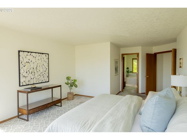 1314 STONEHAVEN Dr, West Linn, OR 97068