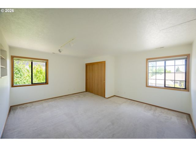 1314 STONEHAVEN Dr, West Linn, OR 97068