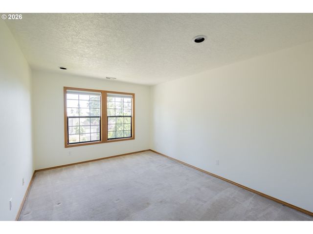 1314 STONEHAVEN Dr, West Linn, OR 97068