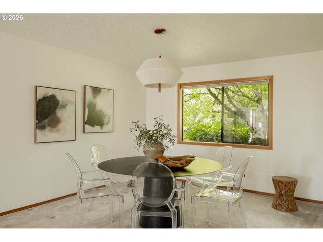 1314 STONEHAVEN Dr, West Linn, OR 97068