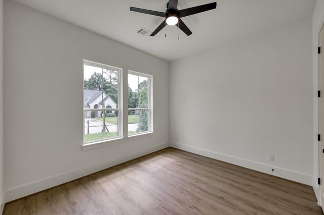 4945 Pleasure Lake Lane, Willis, TX 77318