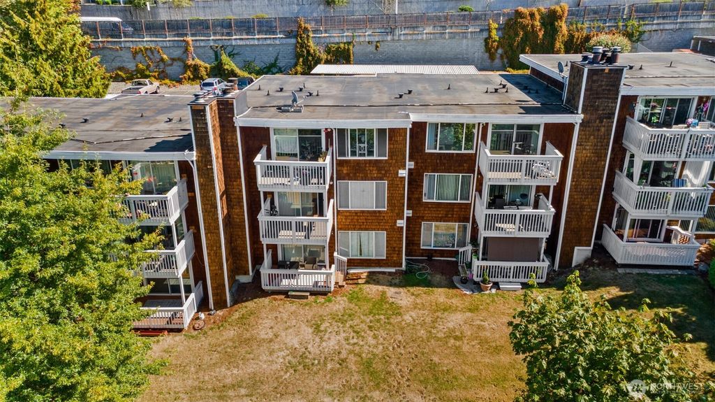 28418 16th Avenue S #302, Federal Way, WA 98003