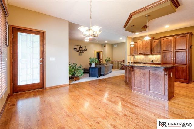 7216 S 170th Street, Omaha, NE 68136