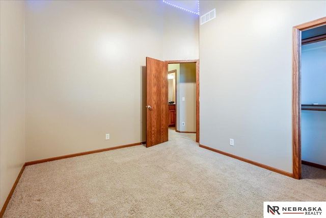 7216 S 170th Street, Omaha, NE 68136