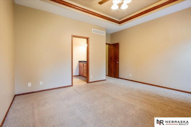 7216 S 170th Street, Omaha, NE 68136