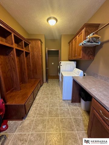 7216 S 170th Street, Omaha, NE 68136