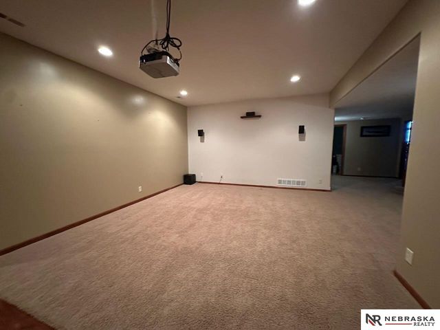 7216 S 170th Street, Omaha, NE 68136