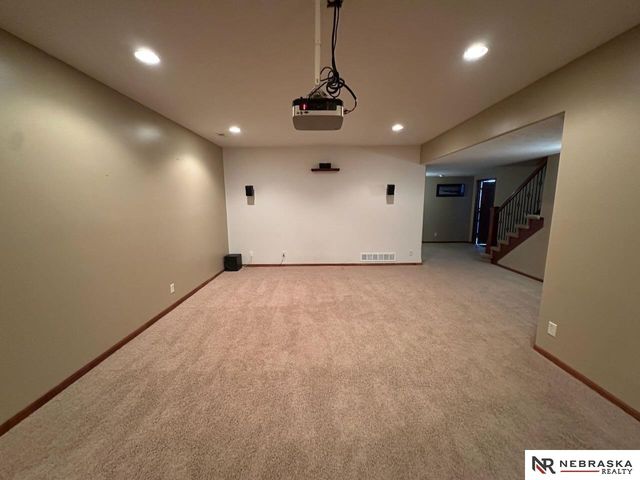 7216 S 170th Street, Omaha, NE 68136