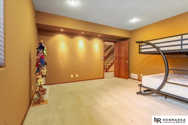 7216 S 170th Street, Omaha, NE 68136