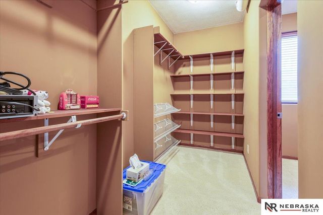 7216 S 170th Street, Omaha, NE 68136