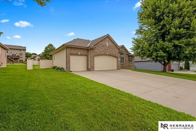 7216 S 170th Street, Omaha, NE 68136