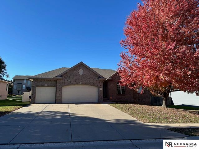 7216 S 170th Street, Omaha, NE 68136