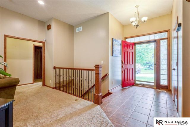 7216 S 170th Street, Omaha, NE 68136