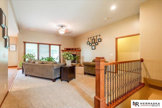 7216 S 170th Street, Omaha, NE 68136